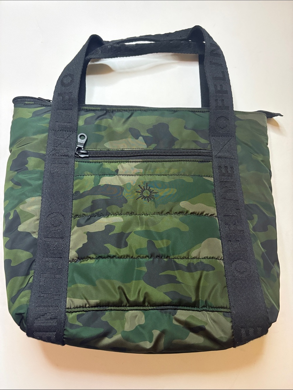 Offline by aerie insulated puff love lunch bag